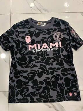 BAPE Miami Bape A Bathing Ape Camo Tee Camo Short Sleeve Tee in Black & Pink NWT